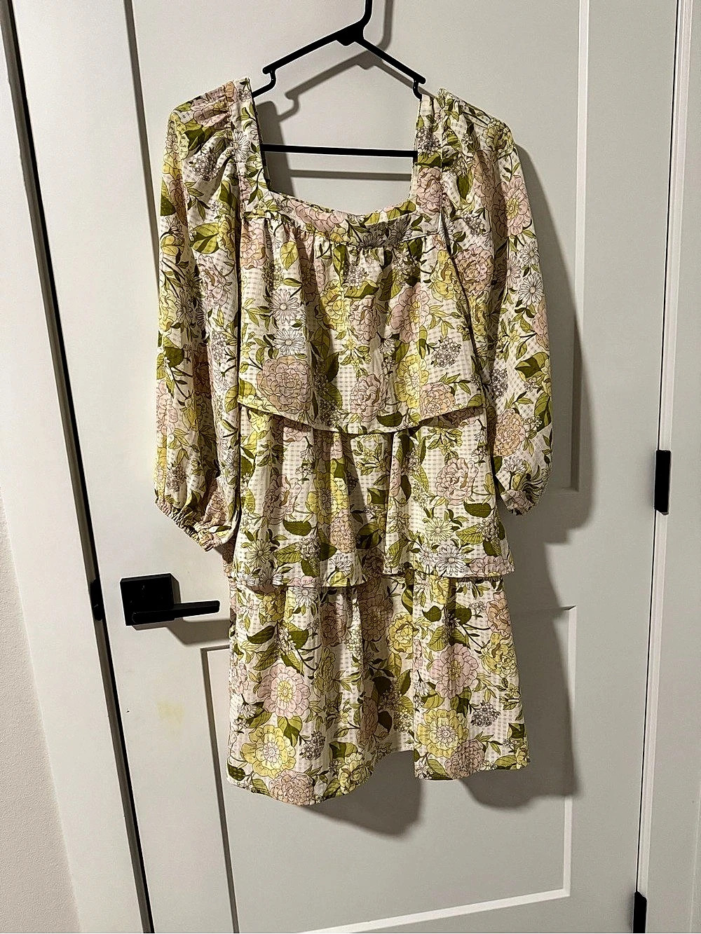 Who What Wear Floral Print Tiered Dress with Long Sleeves Pink & Green Small
